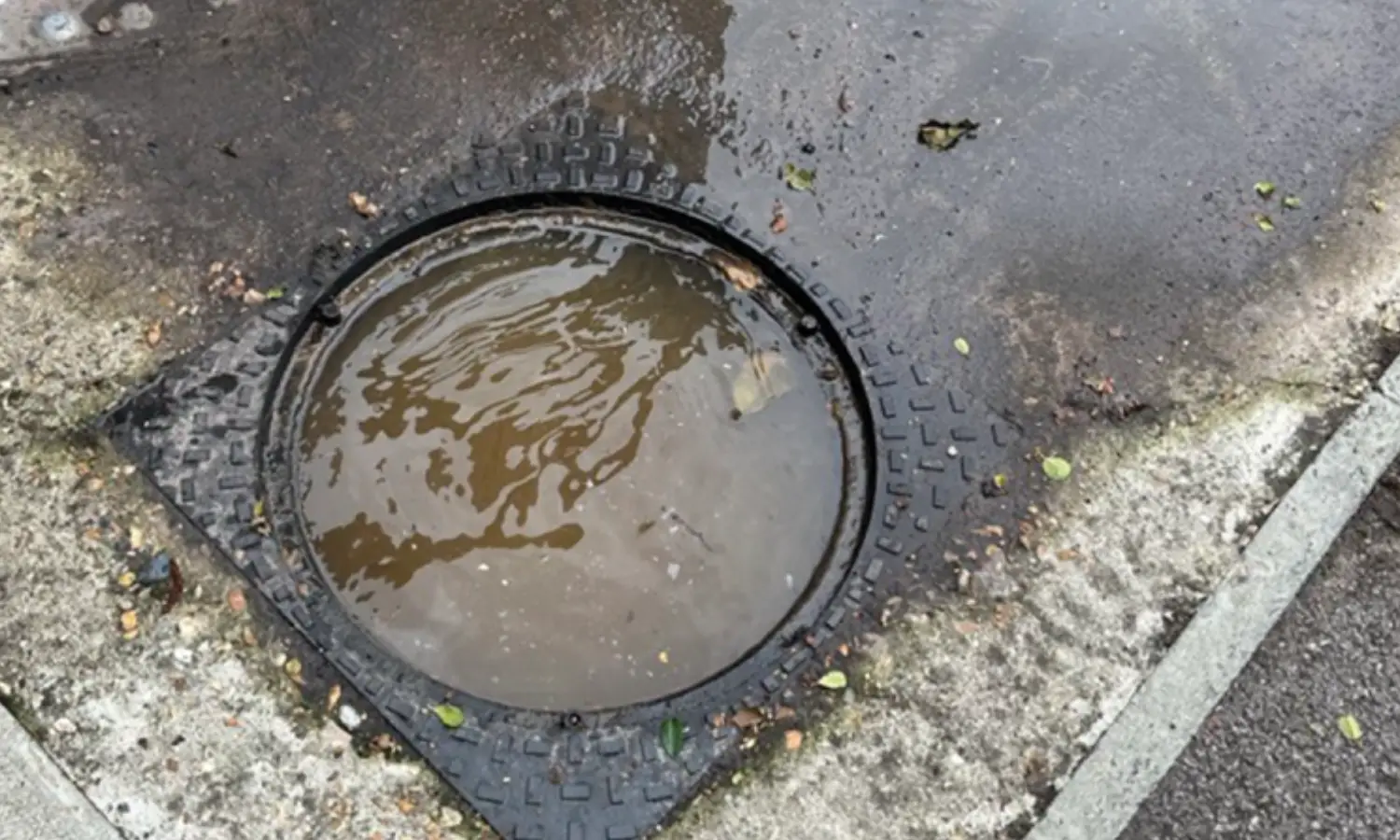 Emergency blocked drain clearance